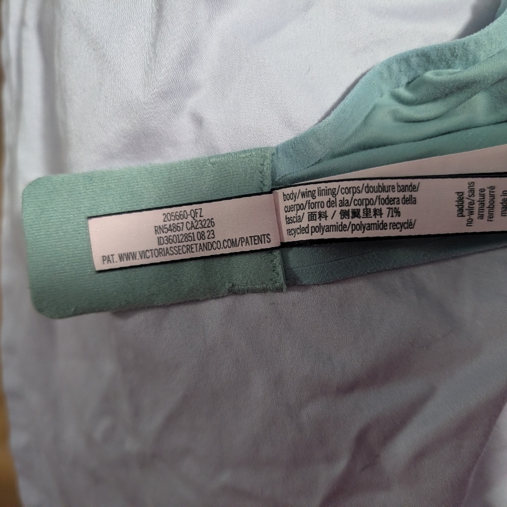 Victoria’s Secret Love Cloud Smooth Wireless Push-Up Plunge Bra Sage Green 38C - Picture 11 of 13